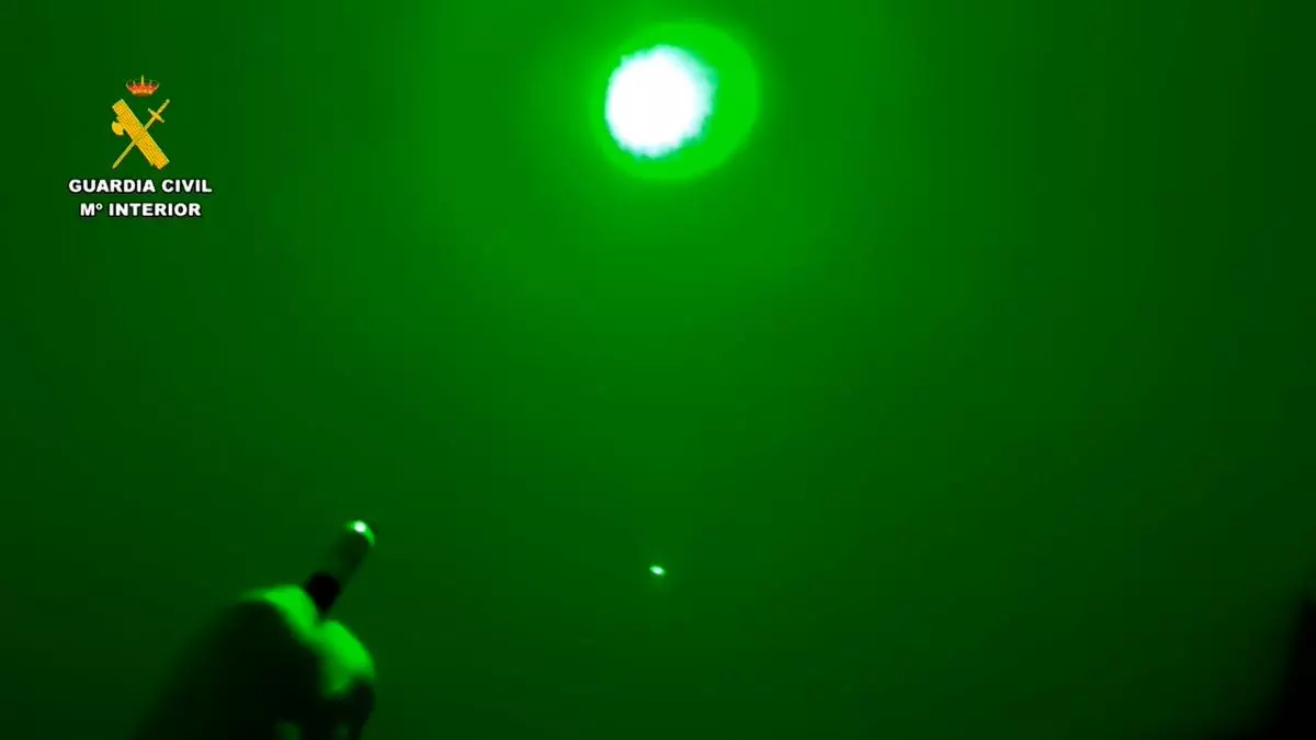 Denunciado por apuntar con un láser modificado a aeronaves y a personas en Agoncillo