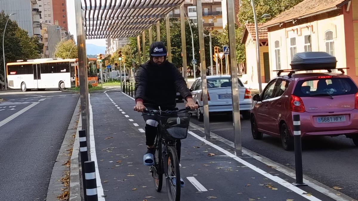 El carril bici a l'avinguda dels Països Catalans.