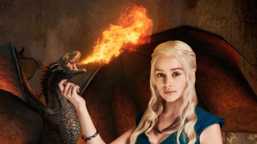 Daenerys con uno de sus dragones.