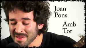 Joan Pons interpreta ’Amb tot’, en acústic per a EL PERIÓDICO.