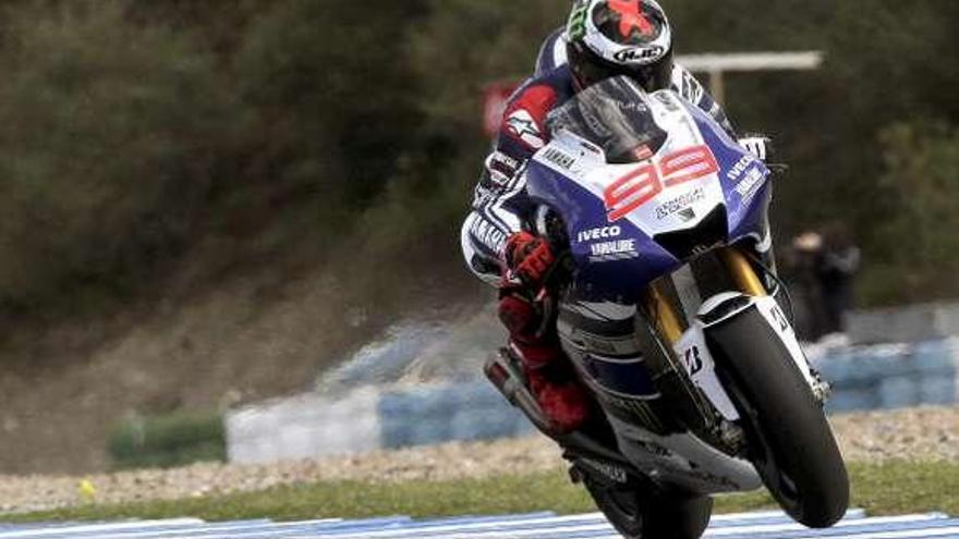 Jorge Lorenzo, durante los entrenamientos de ayer. // Román Ríos