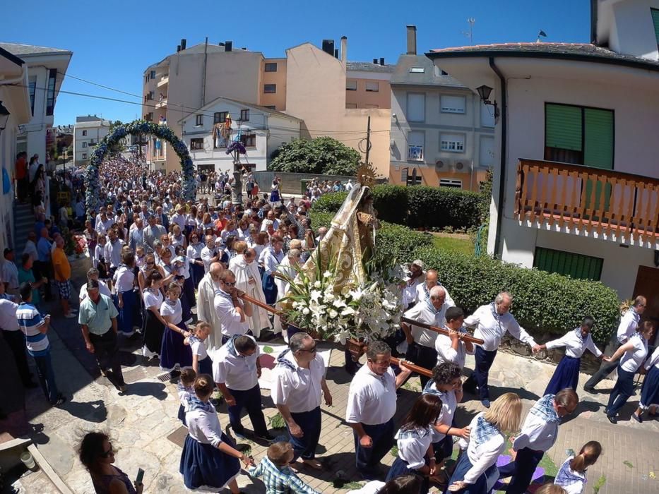 Procesión de la Virgen de El Carmen en Tapia