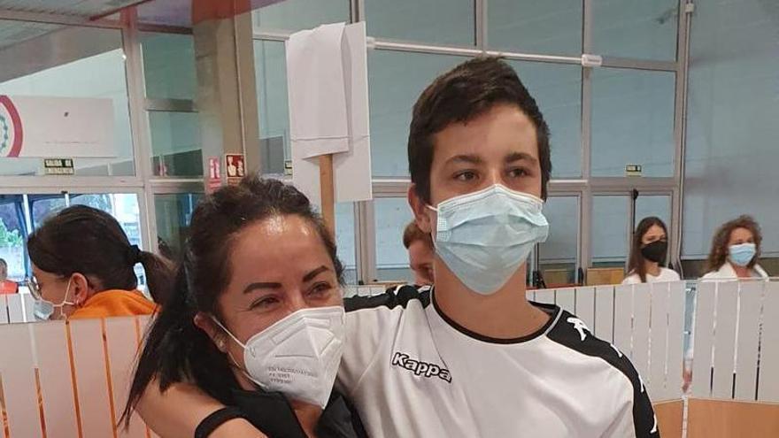 "Es muy emocionante vacunar a mi hijo" - Faro de Vigo - Vimarsana News