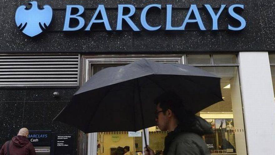 Barclays se plantea salir de España