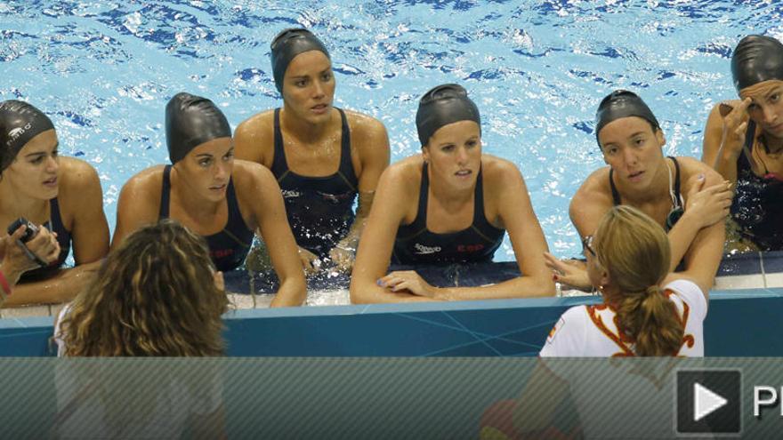 Llega la &#039;sincro&#039; y el waterpolo femenino busca la historia