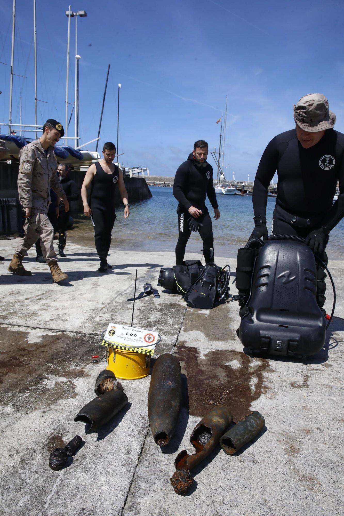 En imágenes: Así fueron las labores de desactivación de tres obuses en la costa de Gijón