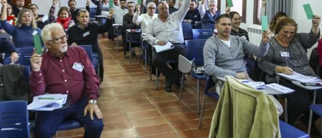 Alzira aprueba eliminar los descartes en público en la elección de las reinas falleras