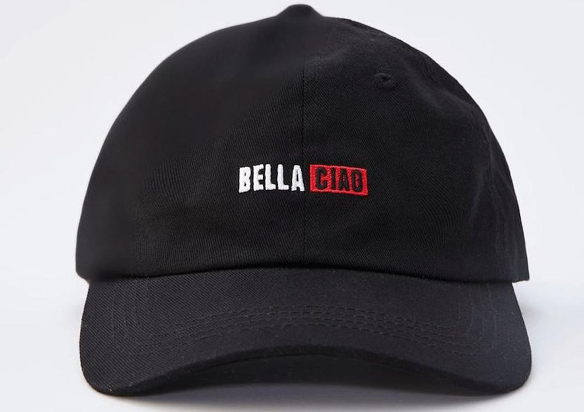 Gorra Bella Ciao de Pull&amp;Bear (Precio: 12,99 euros)