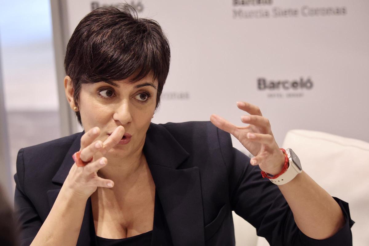 La ministra Isabel Rodríguez opina sobre la gestión del Gobierno regional en materia de vivienda