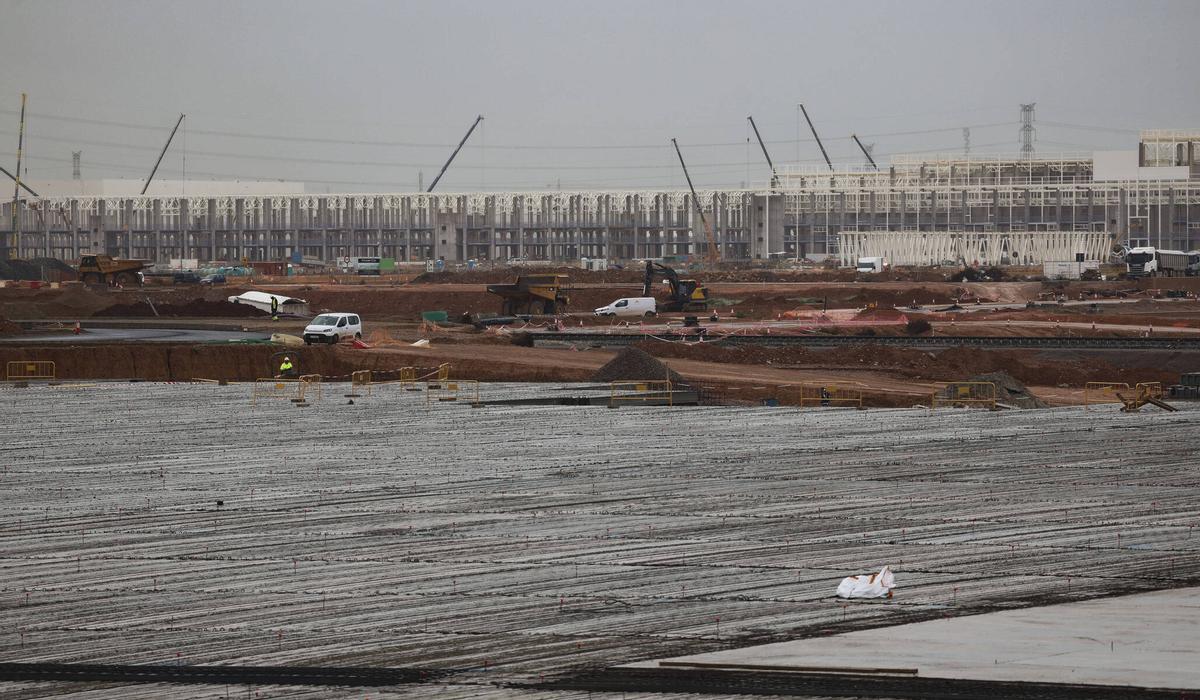 Trabajos de construcción de la gigafactoría de Volkswagen.