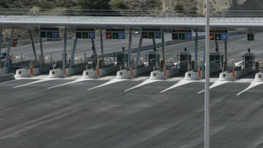 La autopista de peaje de la circunvalación
de Alicante, A-7, gestionada por
la sociedad Seittsa.  // Seittsa
