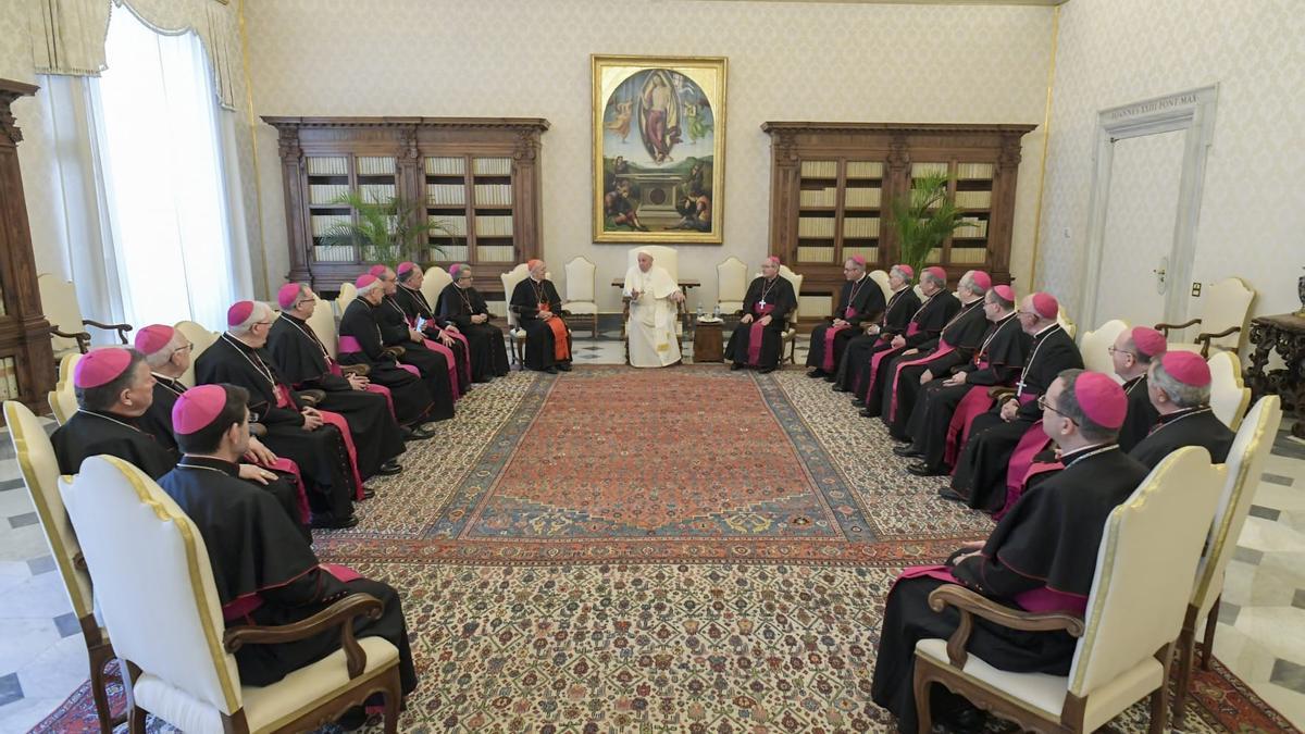 Reunión del Papa con los obispos.