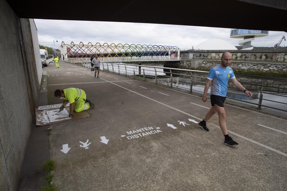 Avilés se llena de deportistas en la primera fase del desconfinamiento.