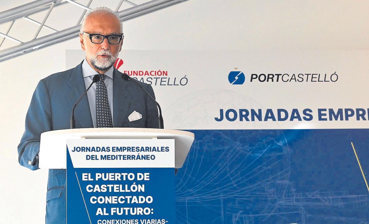 El doctor en Economía José María O'Kean, expone sus puntos de vista en las Jornadas Empresariales del Mediterráneo
