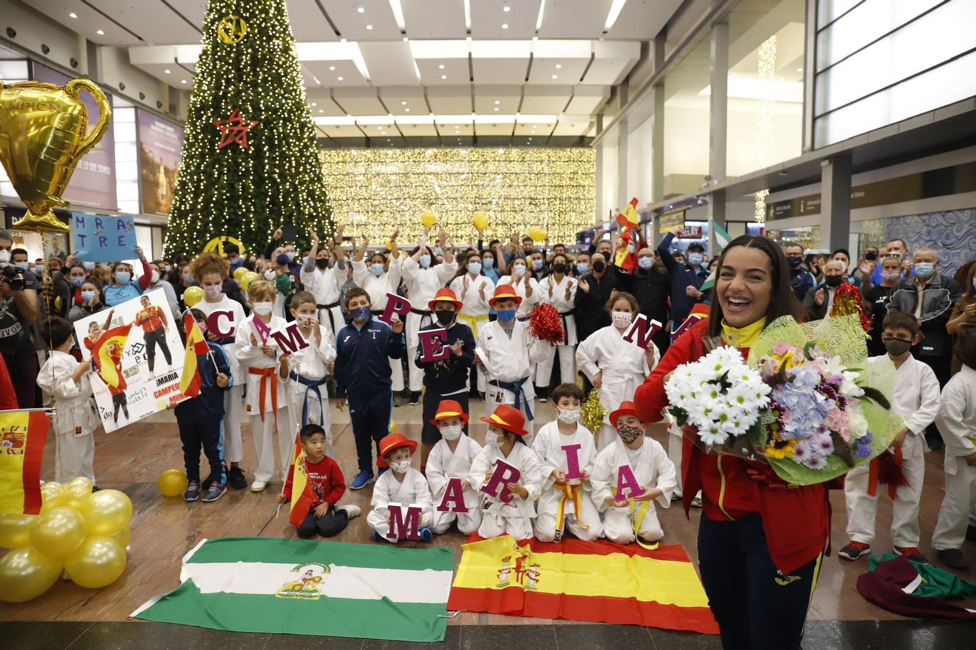 María Torres ya está en Málaga con su oro mundial en kárate