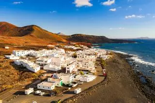 La isla española que renunció a los rascacielos para proteger su paisaje