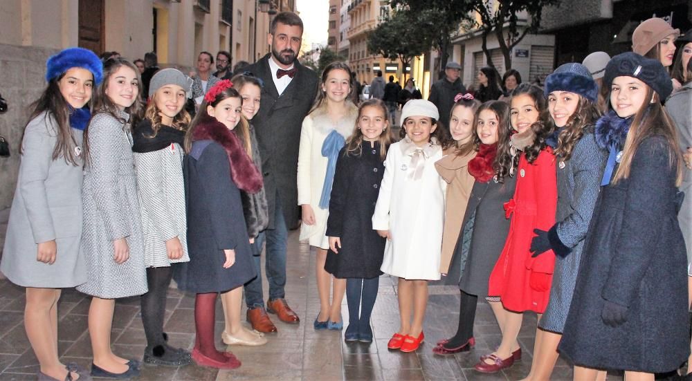 Las falleras de la corte, estilo "vintage"