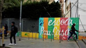 Fachada de la escuela Pau Casals de L’Hospitalet de Llobregat.