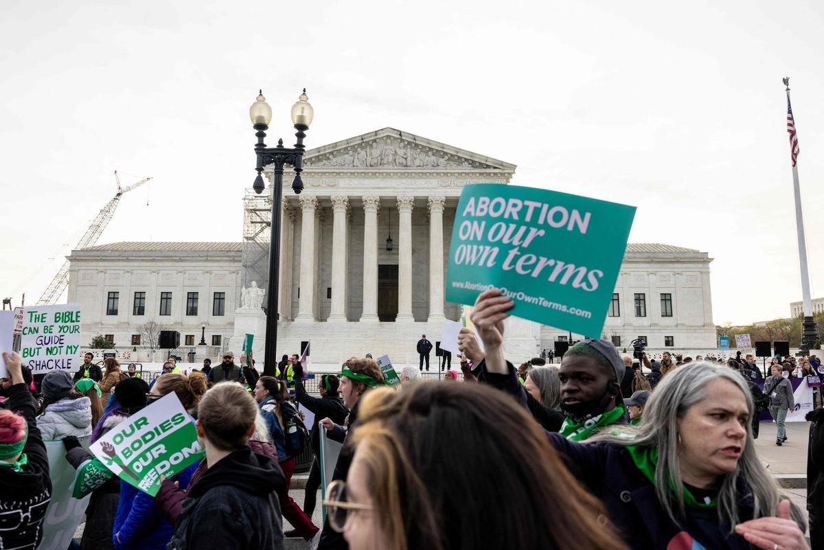 La Corte Suprema de Estados Unidos escucha argumentos sobre el fármaco abortivo mifepristona