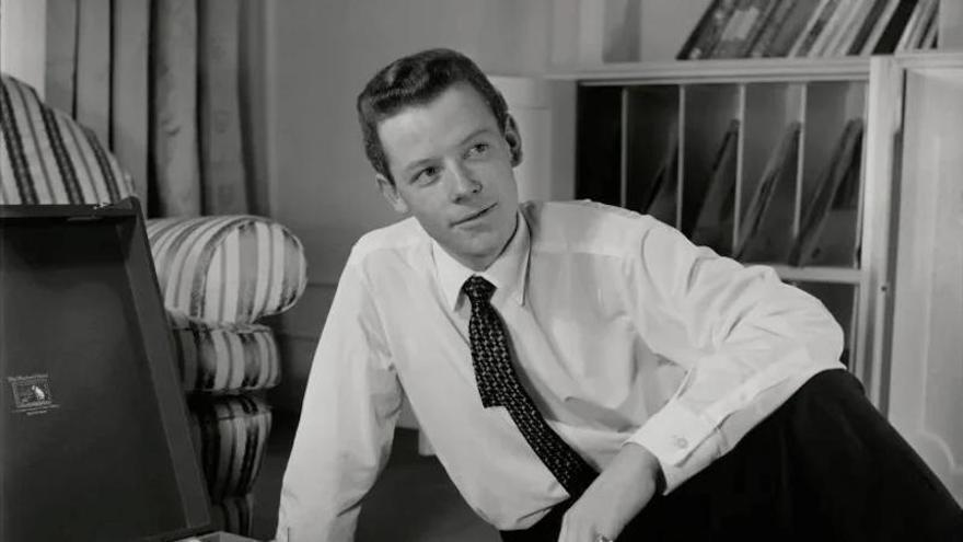 Muore il cantante Craig Douglas, la stella che regnò nel pop britannico prima dei Beatles