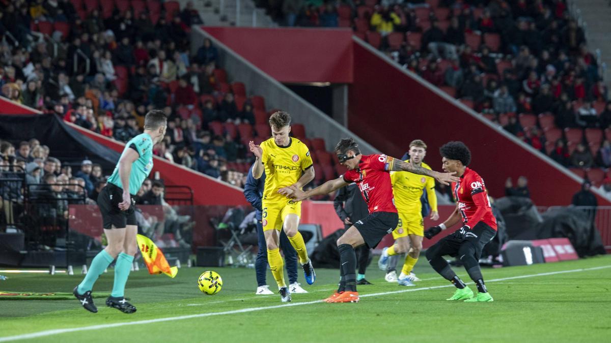 Raíllo y Mojica intentan parar a Tsygankov, el extremo ucraniano del Girona