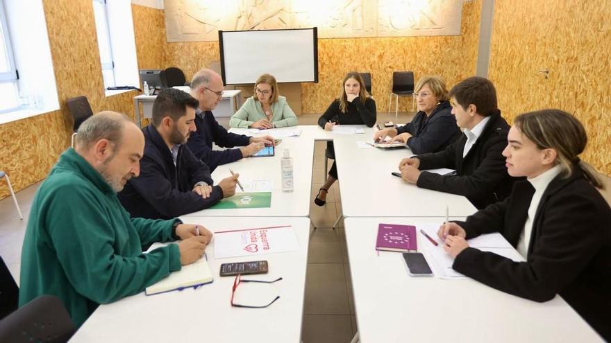 La Autoridad Portuaria se abre por primera vez a participar en la comisión del Ayuntamiento de Alicante para mejorar la relación puerto-ciudad