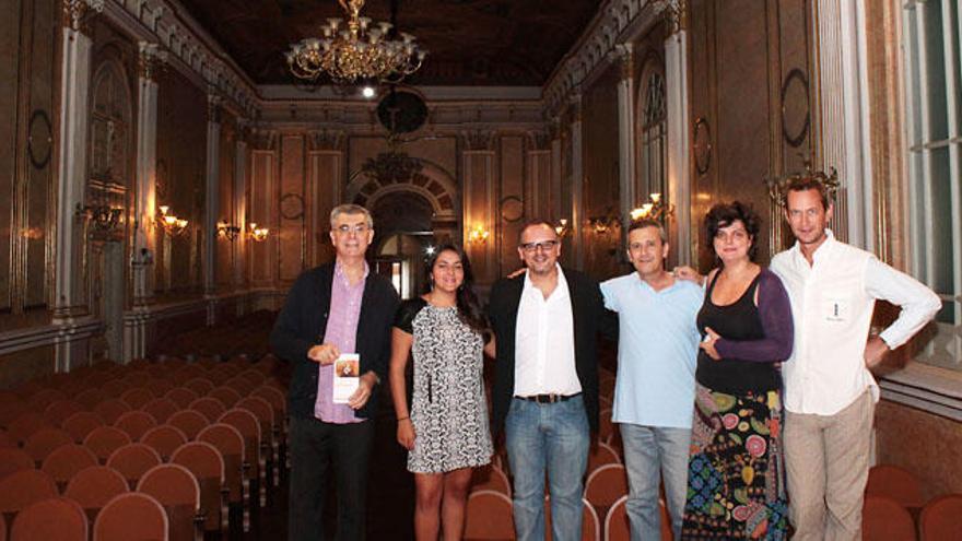 Frederik Ghijselinck, con profesores y artistas que participarán en las matinées.