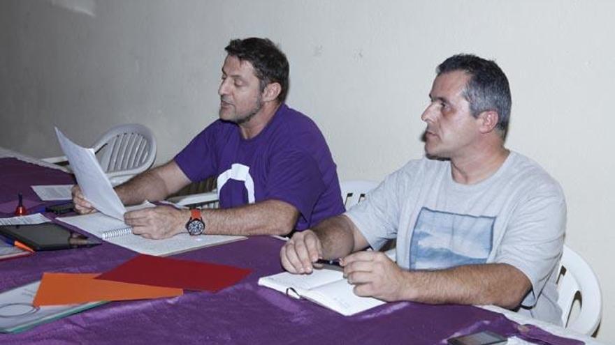 Los dos moderadores de la asamblea de Podemos de Ibiza de anteayer.