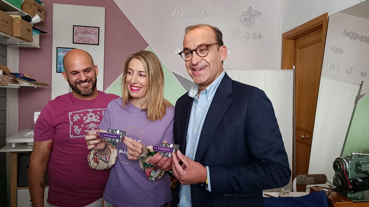 Rafa Mateos junto a Guardiola y al diseñador cacereño JM Cruz.