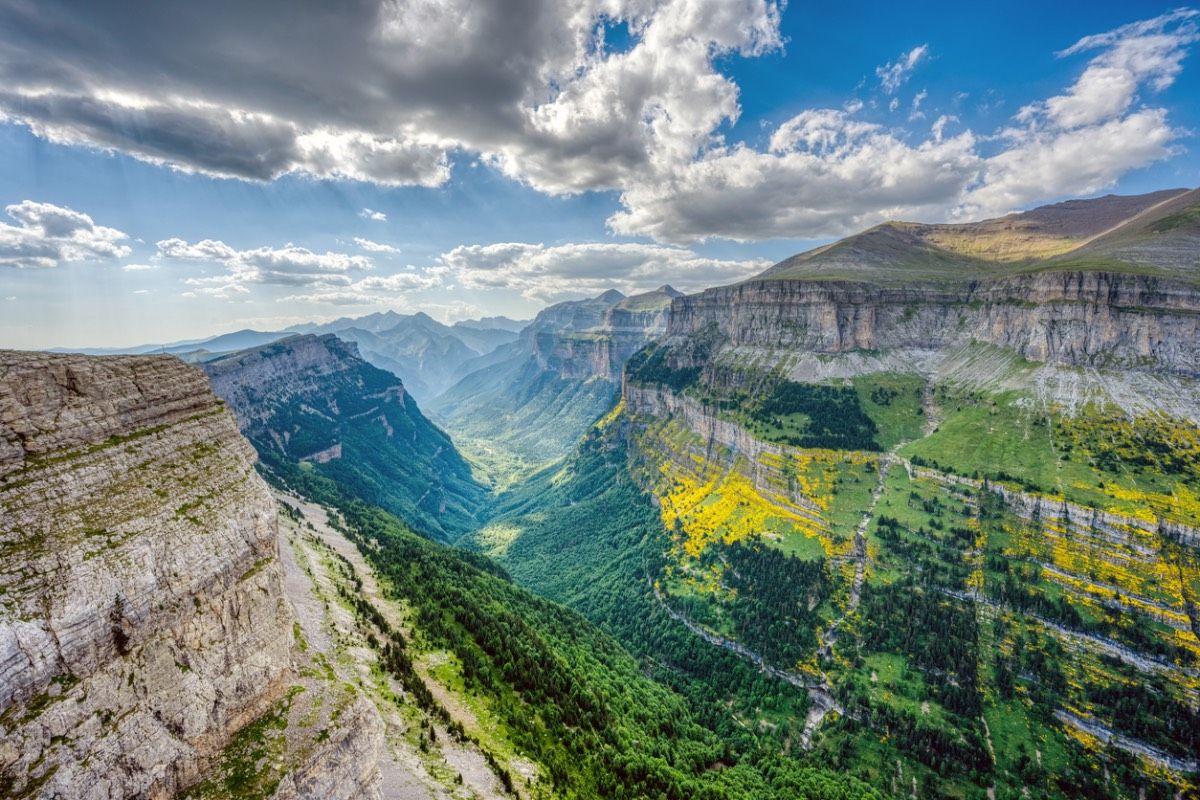 El valle de Ordesa en los Pirineos aragoneses