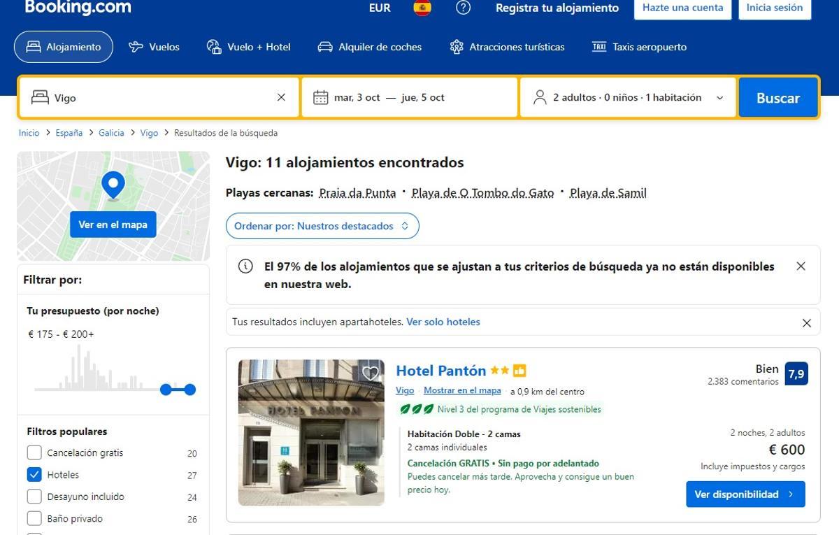 Aviso en la página de Booking.com sobre la gran cantidad de reservas de hoteles entre el 3 y el 5 de octubre de 2023 en Vigo