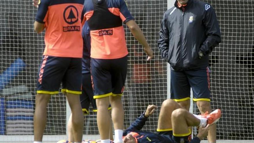 Quique Setién sufre una entrada en el entrenamiento de la UD