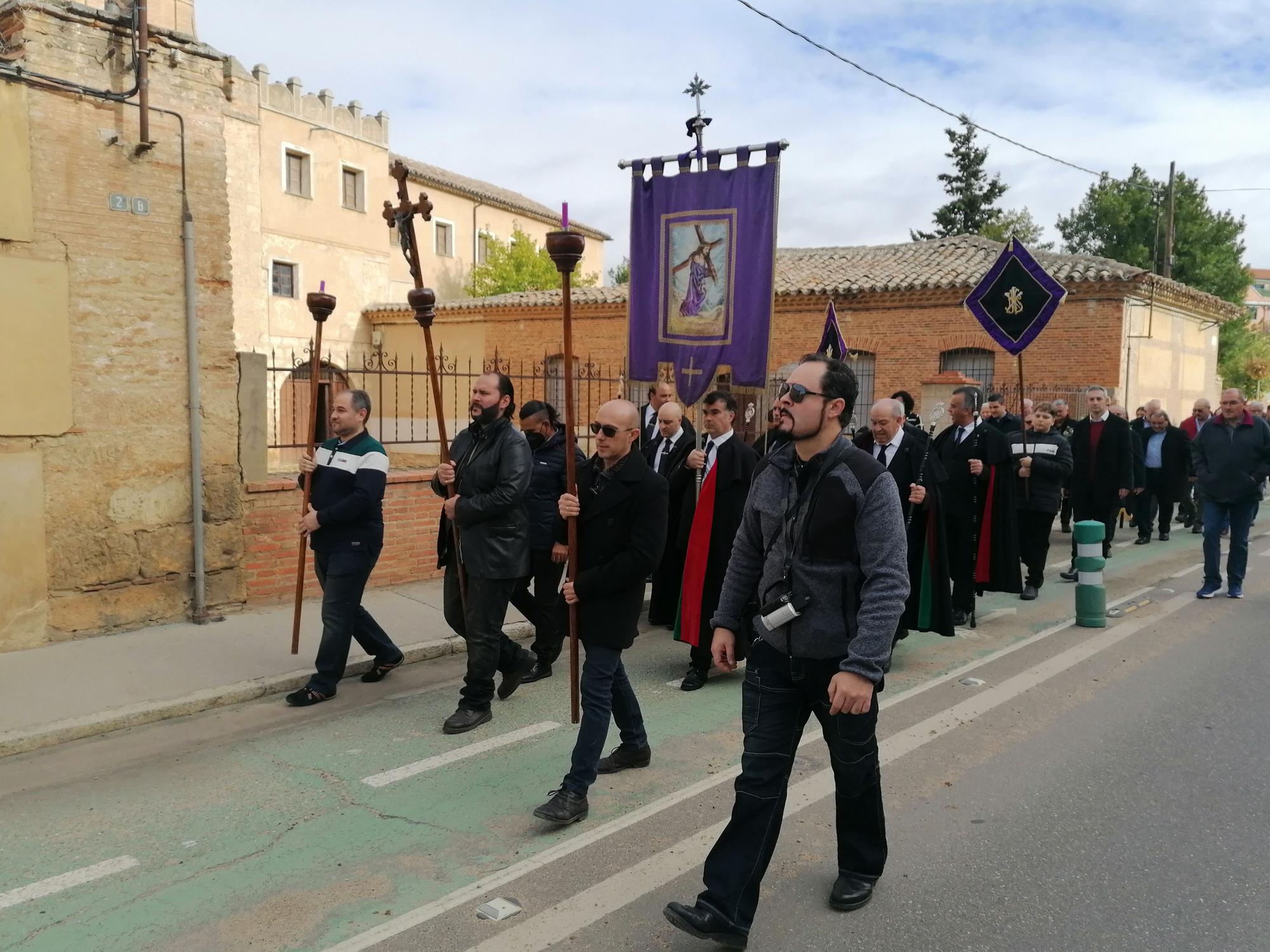 Toro honra a los difuntos