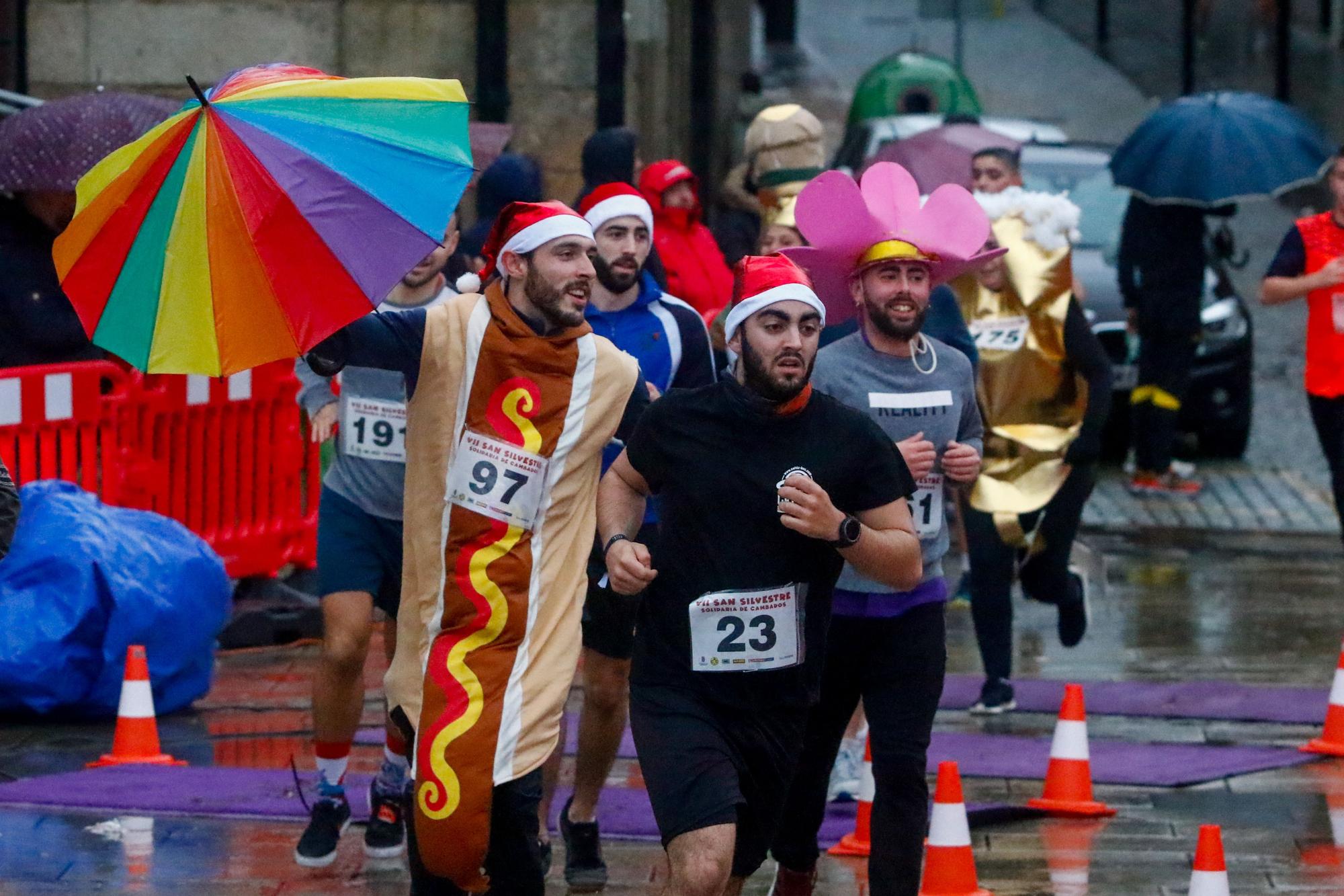 Más de 200 valientes hacen posible la recuperación de la San Silvestre de Cambados