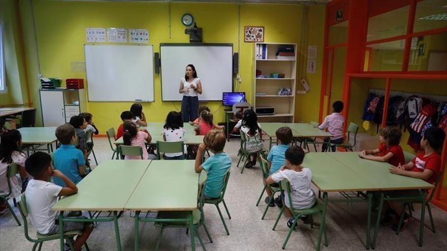 Un taller forma a los docentes para que enseñen ortografía cantada