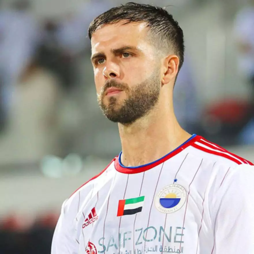 Miralem Pjanic (Mediocentro)