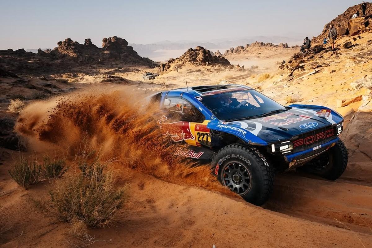 Nani Roma i Àlex Haro continuen mantenint el ritme dels millors al Dakar