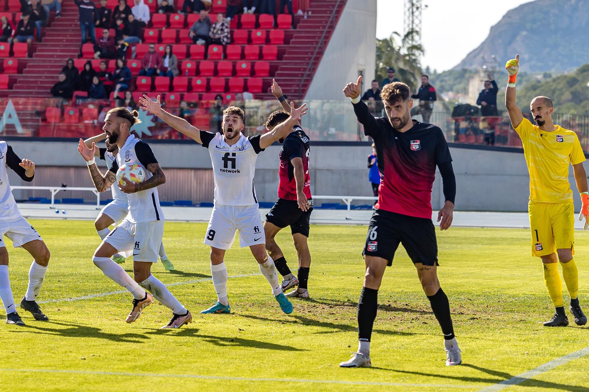 Un tempranero gol de Toner da un triunfo vital a los de César Ferrando y deja sin liderato a los de Fernando Estévez