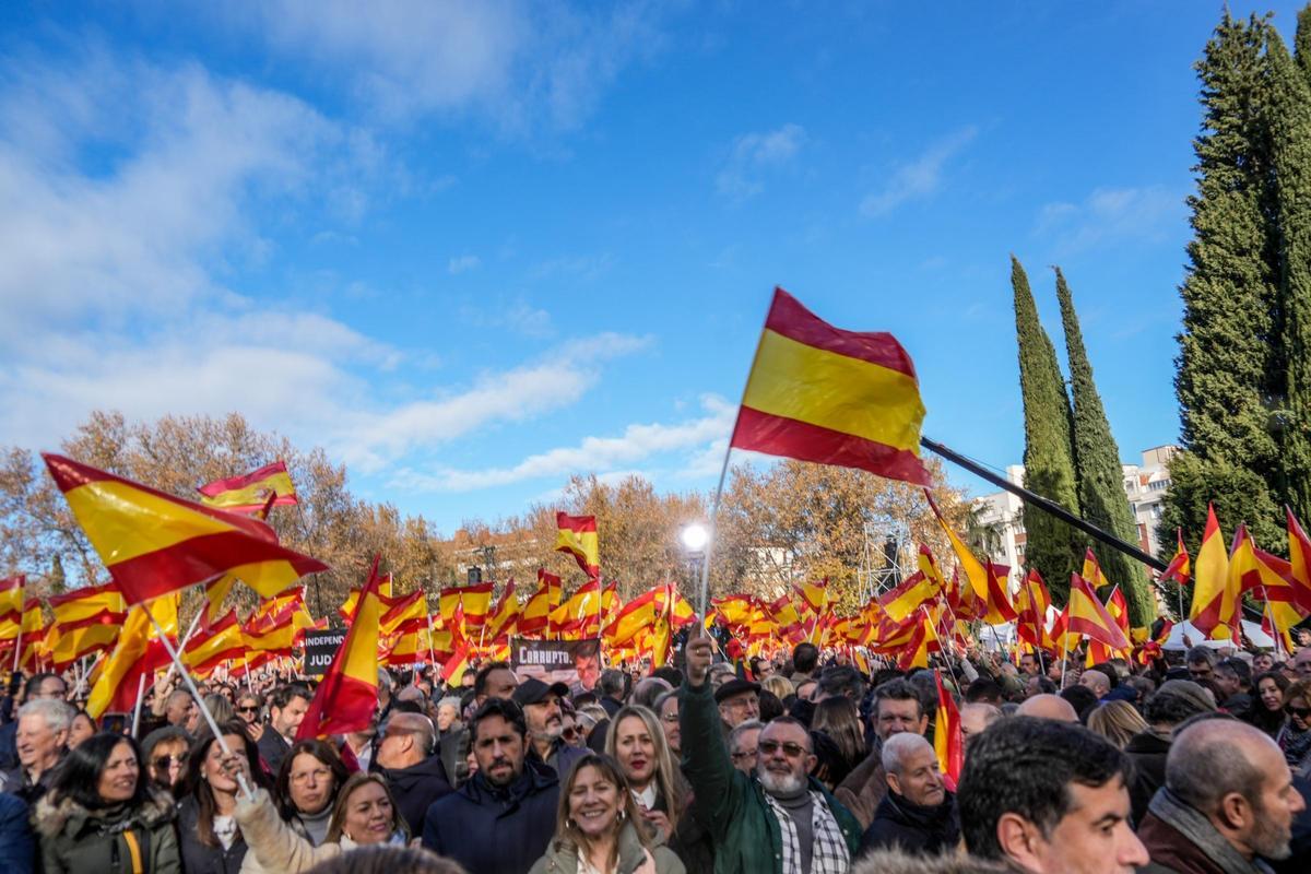 Miembros del PP de Extremadura en la manifestación contra Sánchez en Madrid.