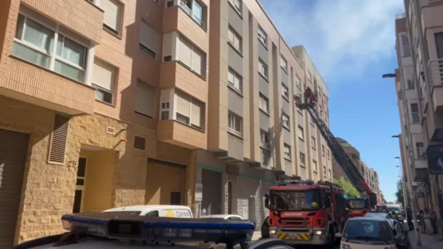Tremendo susto en el incendio de un piso en Alboraia