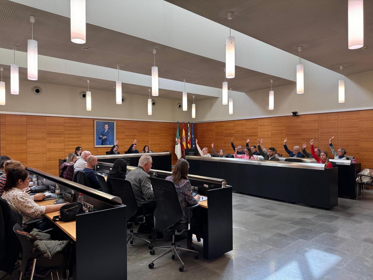 El equipo de gobierno de San Vicente vota a favor de los presupuestos 2026