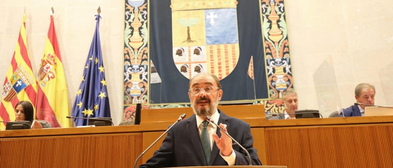 Javier Lambán, durante su intervención en el pleno de este miércoles en las Cortes.