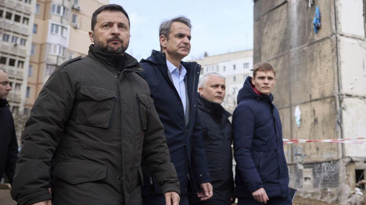 Zelenski i Mitsotakis surten il·lesos d’un atac amb drons russos a Odessa
