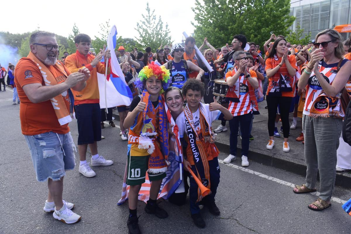 Recibimiento al Leyma antes de la final por el ascenso ante Estudiantes