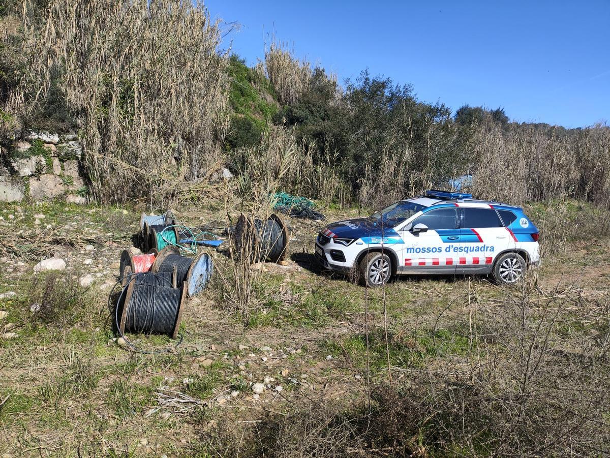 Els Mossos van localitzar unes bobines amagades prop de la zona on van detenir els presumptes culpables