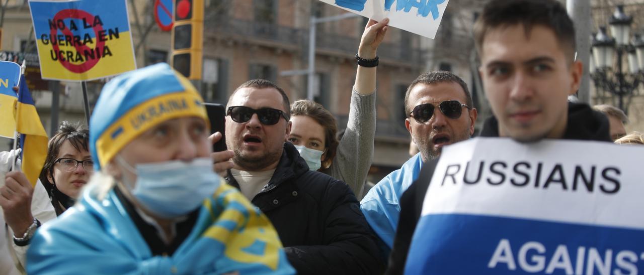 El pánico de los ucranianos en España: "Están cayendo las bombas sobre nuestros familiares"