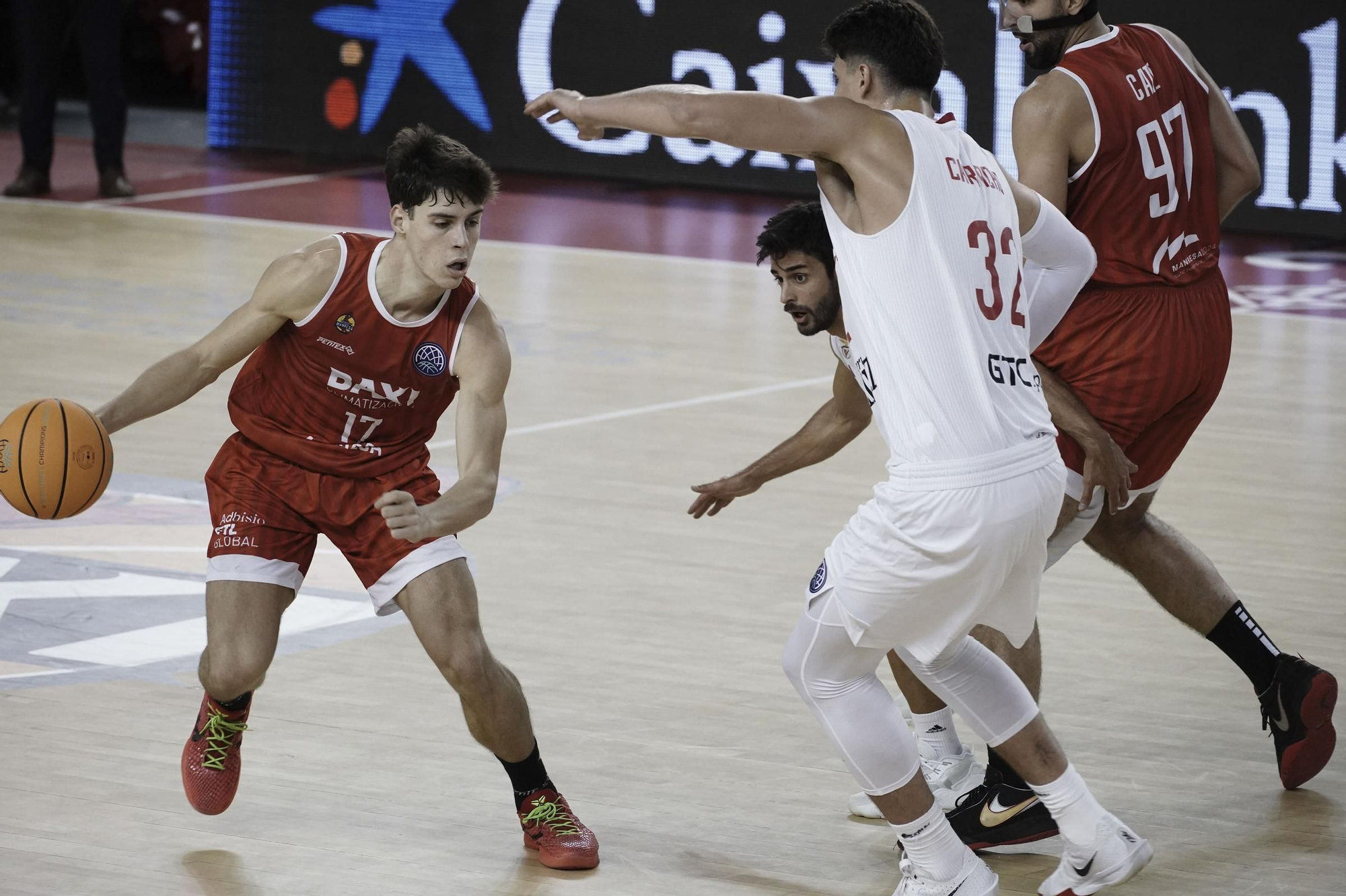 Les millors imatges del Baxi Manresa - SL Benfica