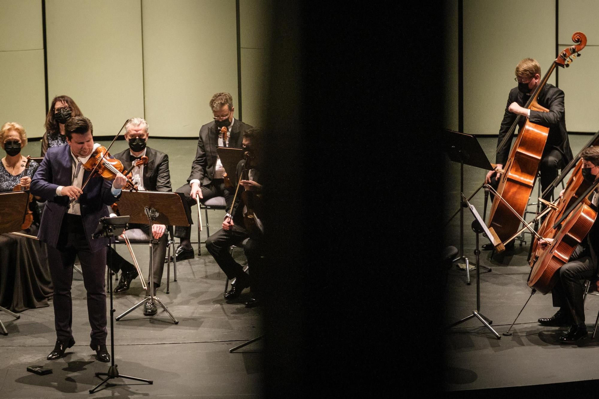 Concierto de la Orquesta de Cámara de Lituania, con Sergej Krylov como violín y concertino