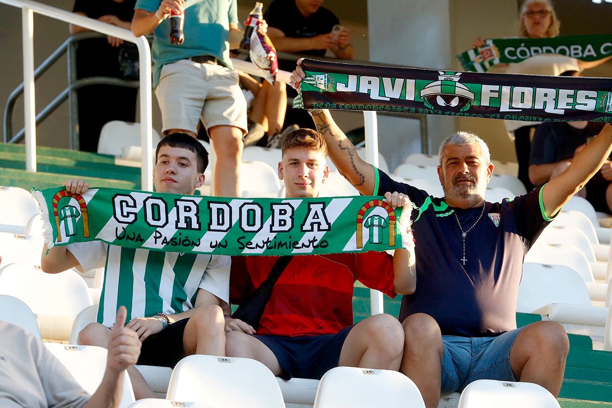 Las imágenes de la afición en el Córdoba CF - Racing de Ferrol