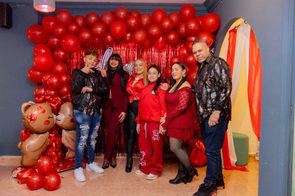 Eröffnung der "Luxury Lounge": So sieht es mittlerweile in der "Goodbye Deutschland"-Faneteria in Cala Millor aus